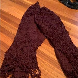 Women’s maroon scarf woven